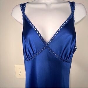 VTG 60’s-70’s Vanity Fair nightgown/slip  Blue Size 36 Chemise Lingerie